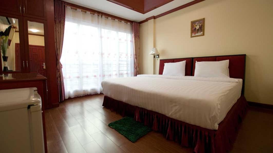 Bluebird Inn Pattaya Luaran gambar