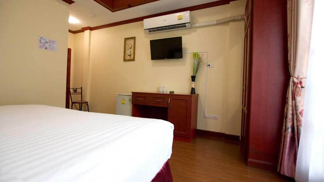 Bluebird Inn Pattaya Luaran gambar