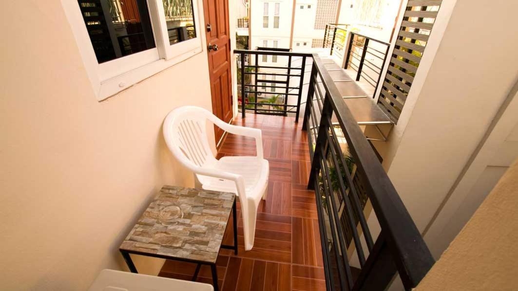 Bluebird Inn Pattaya Luaran gambar