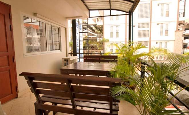 Bluebird Inn Pattaya Luaran gambar