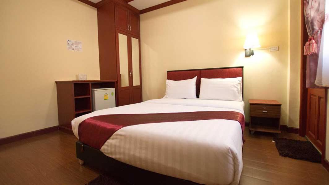 Bluebird Inn Pattaya Luaran gambar