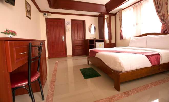Bluebird Inn Pattaya Luaran gambar