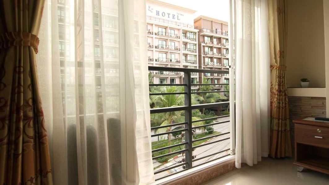 Bluebird Inn Pattaya Luaran gambar
