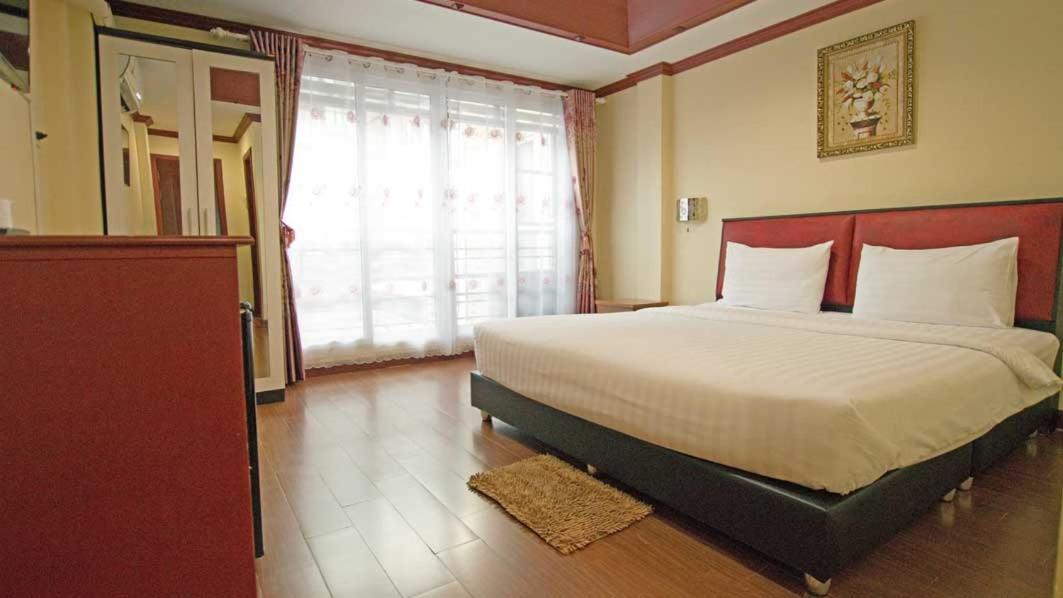Bluebird Inn Pattaya Luaran gambar