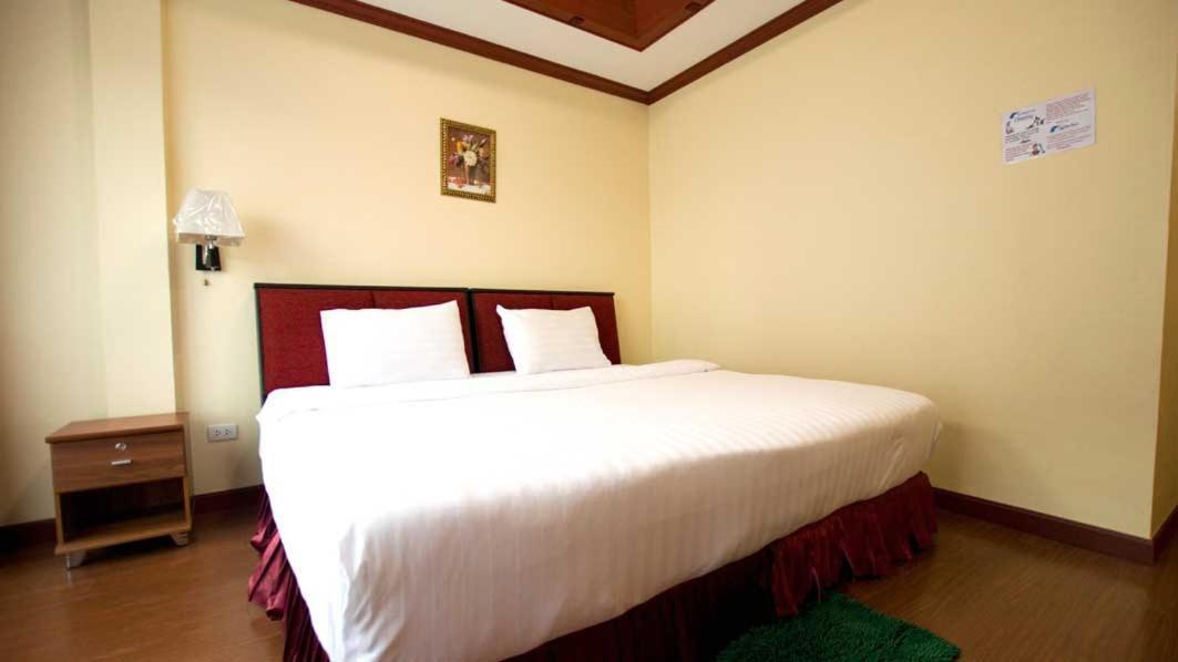 Bluebird Inn Pattaya Luaran gambar