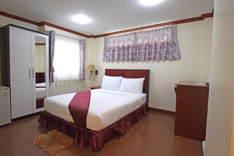 Bluebird Inn Pattaya Luaran gambar